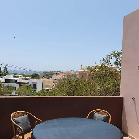 Casa Martha アパート アルヴォル